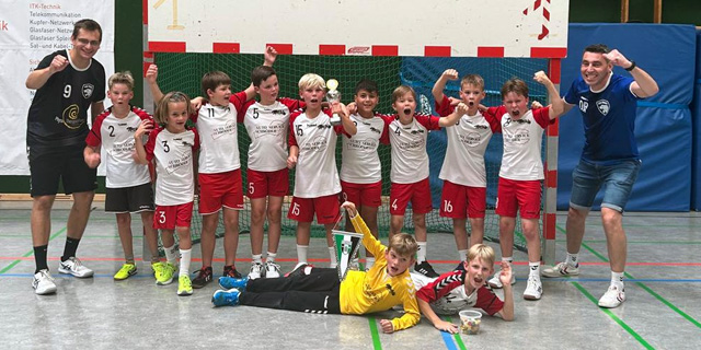 Der erste Handball-Pokal direkt zum Saisonstart